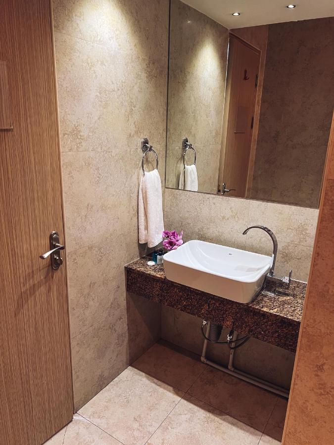 It Hotel Tumanyan Street Erivan Exterior foto