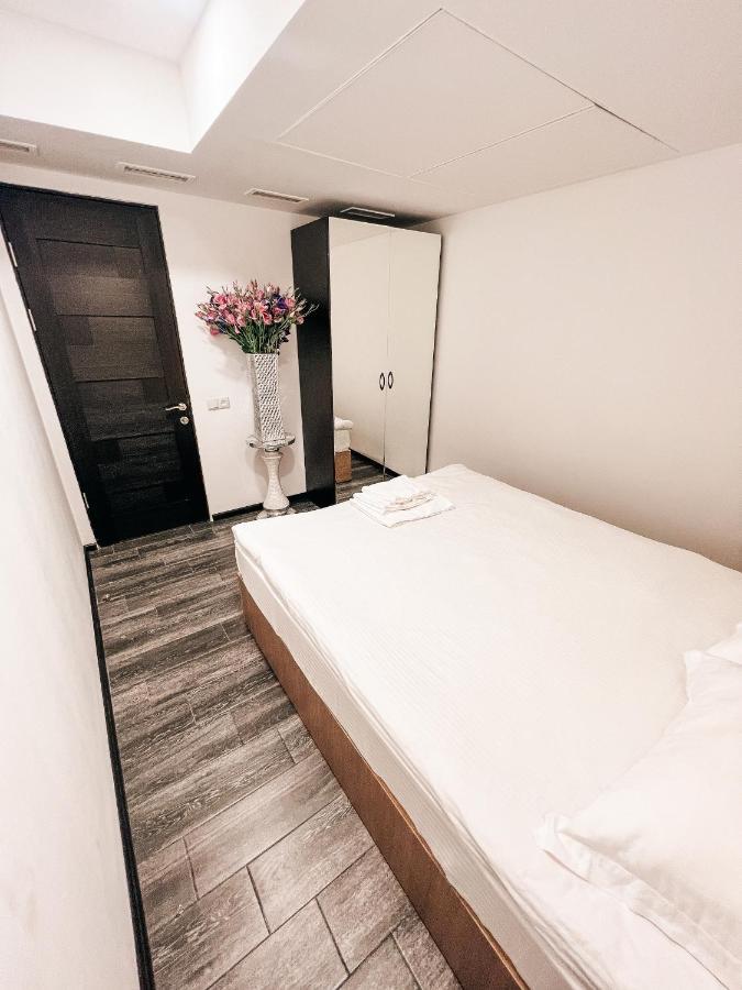 It Hotel Tumanyan Street Erivan Exterior foto